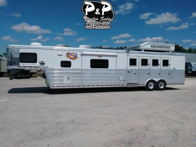 2007 Bloomer Trailers 4H16SW 4 Horse with 16' Short wall 2007 Bloomer Trailers 4H16SW 4 Horse with 16' Short wall