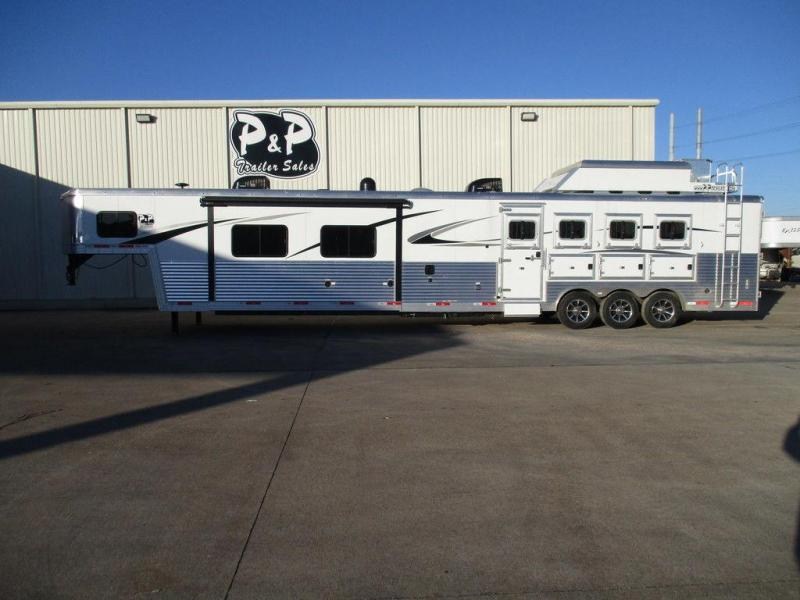 2018 Bison 8420PRDS 4 Horse 20' Short Wall with 2 Slide-out's & Generator 2018 Bison 8420PRDS 4 Horse 20' Short Wall with 2 Slide-out's & Generator