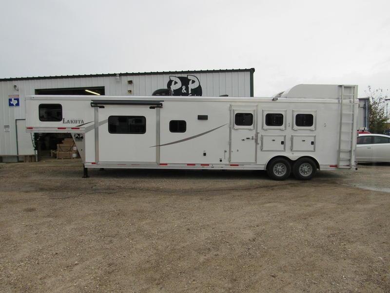 2019 Lakota Trailers 3 Horse 15' Shortwall Living Quarter 2019 Lakota Trailers 3 Horse 15' Shortwall Living Quarter