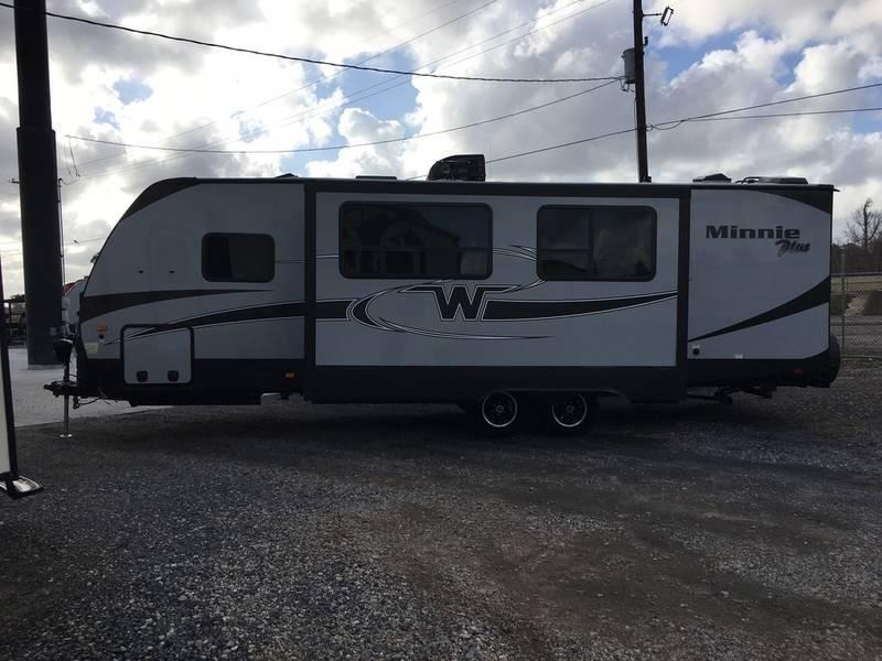 2018 Winnebago Minnie Plus 27BHSS 2018 Winnebago Minnie Plus 27BHSS