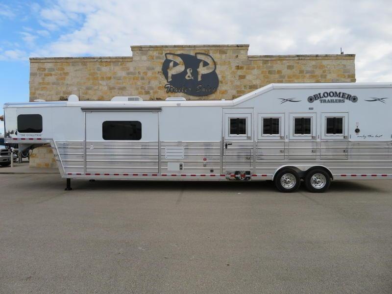 2019 Bloomer Trailers 4 Horse 15.5 ft Short Wall 2019 Bloomer Trailers 4 Horse 15.5 ft Short Wall