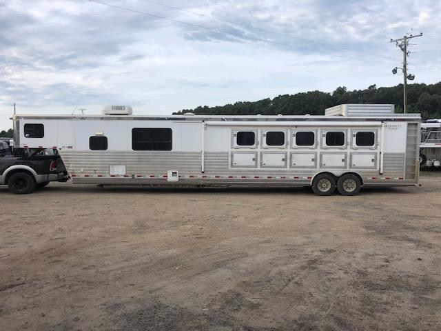 2005 Integrity Trailers 8417BB 5 Horse Trailer 17 LQ Slant 2005 Integrity Trailers 8417BB 5 Horse Trailer 17 LQ Slant