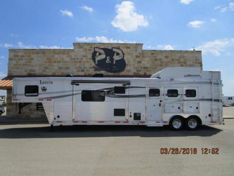 2016 Lakota Trailers Big Horn 3 Horse 16FT SW with 9FT Slide-Out 2016 Lakota Trailers Big Horn 3 Horse 16FT SW with 9FT Slide-Out