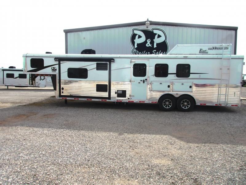 2019 Bison Ranger 3 Horse 11' Livingquarter side load 2019 Bison Ranger 3 Horse 11' Livingquarter side load