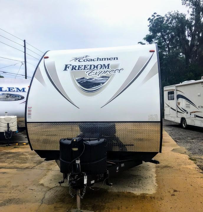 2017 Coachmen by Forest River Freedom Express 276 RKDS 2017 Coachmen by Forest River Freedom Express 276 RKDS
