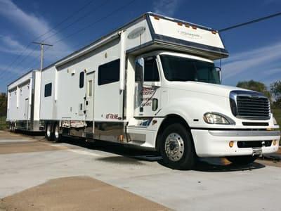 2005 Renegade 45' Tandem Axle Motorcoach 2005 Renegade 45' Tandem Axle Motorcoach