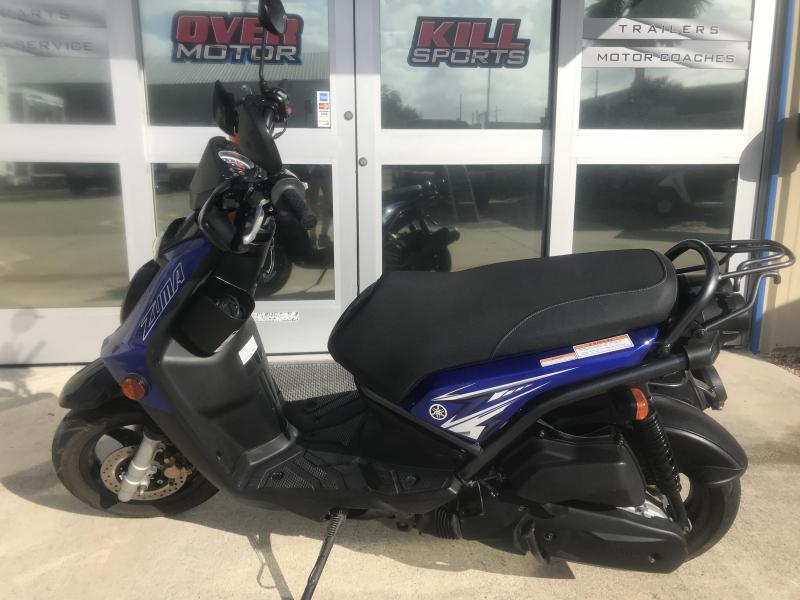 2009 Yamaha Zuma Scooter-Black/Blue 2009 Yamaha Zuma Scooter-Black/Blue