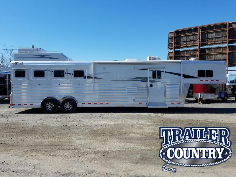 2019 4-Star Trailers 4 HORSE LIVING QTRS Horse Trailer 2019 4-Star Trailers 4 HORSE LIVING QTRS Horse Trailer