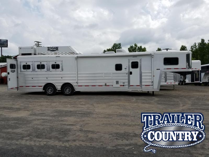 2018 Logan Coach RAZOR 3H LQ Horse Trailer 2018 Logan Coach RAZOR 3H LQ Horse Trailer