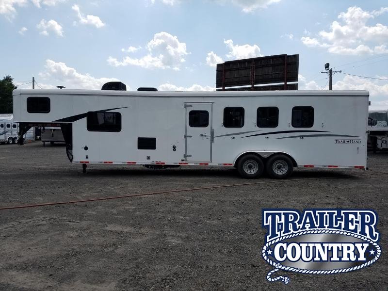 2019 Bison Trailers 7411 TRAL HAND Horse Trailer 2019 Bison Trailers 7411 TRAL HAND Horse Trailer