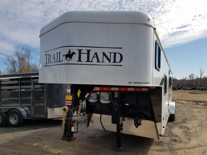 2019 Bison Trailers 7309 TRAIL HAND Horse Trailer 2019 Bison Trailers 7309 TRAIL HAND Horse Trailer