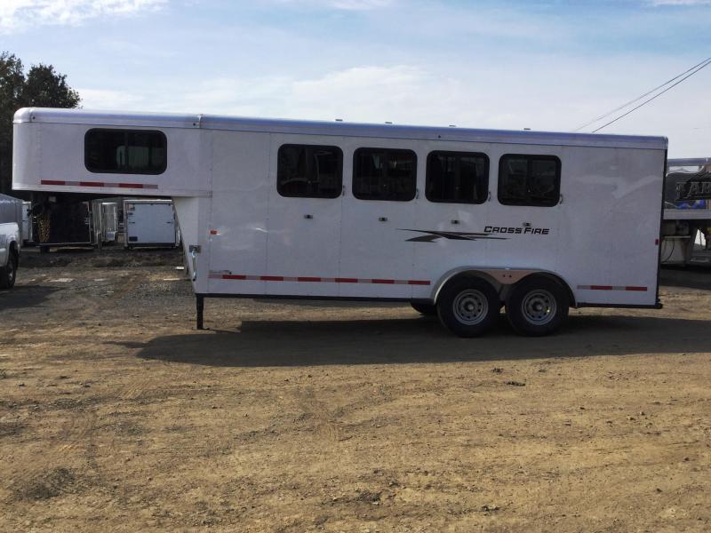 ****HUGE BLOWOUT!!! 2017 LOGAN COACH CROSS FIRE 4 HORSE GN ****HUGE BLOWOUT!!! 2017 LOGAN COACH CROSS FIRE 4 HORSE GN