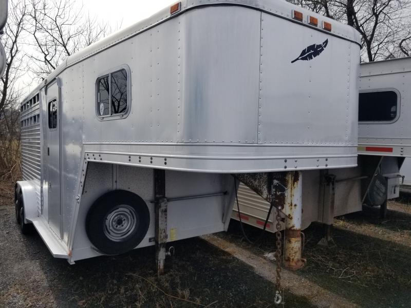 1993 Featherlite 16'L x 7'W x 7'H 3 Horse slant combo 1993 Featherlite 16'L x 7'W x 7'H 3 Horse slant combo