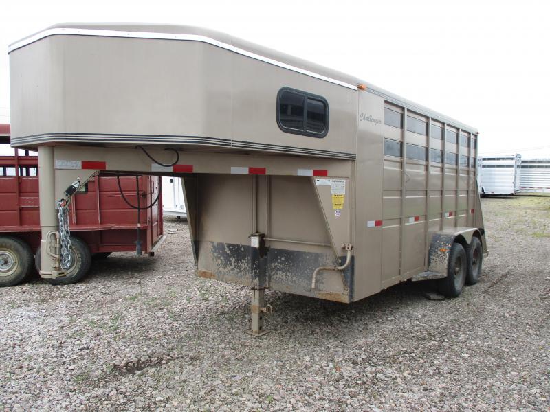 2004 Titan Trailers Challenger Livestock Trailer 2004 Titan Trailers Challenger Livestock Trailer