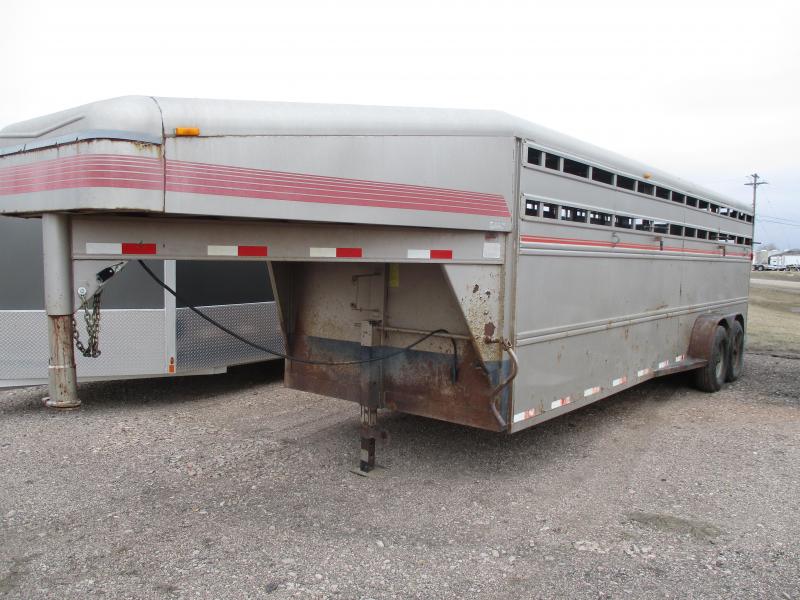 1998 Featherlite Stock trailer Livestock Trailer 7 X 24 1998 Featherlite Stock trailer Livestock Trailer 7 X 24