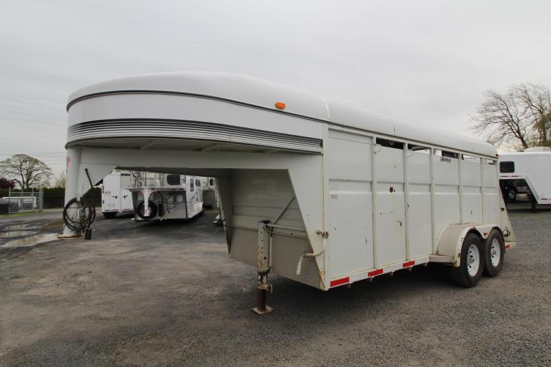 2000 Apache GN W/ Tack Room 3 Horse Trailer 2000 Apache GN W/ Tack Room 3 Horse Trailer