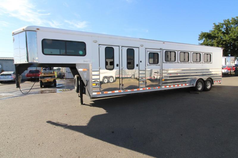 2006 Sundowner Sunlite 727 - 5 Horse Trailer - Two Stud Walls - Two Drop Down Tail Side Windows - Escape Door - Rear Ramp - 2006 Sundowner Sunlite 727 - 5 Horse Trailer - Two Stud Walls - Two Drop Down Tail Side Windows - Escape Door - Rear Ramp -