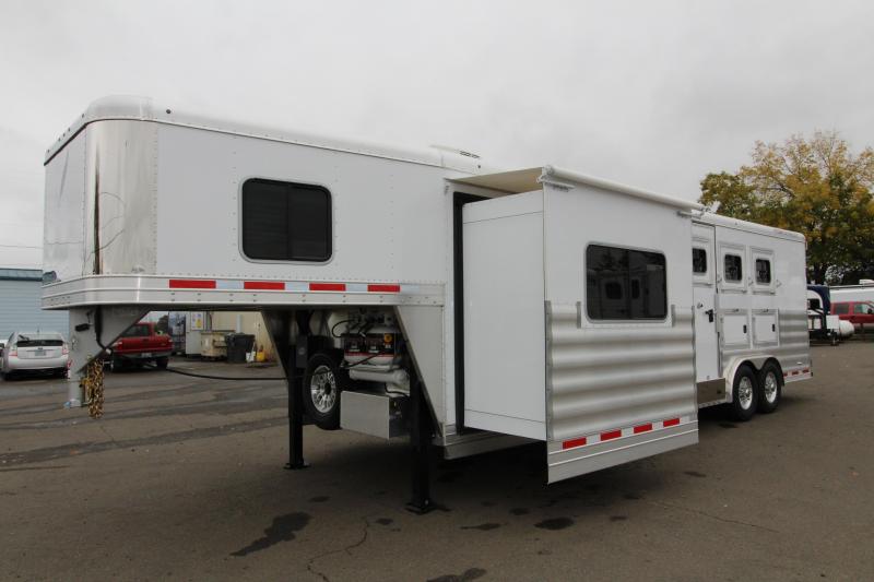 2018 Featherlite 3 Horse 11' SW Living Quarters w/ Slide Out - Generator Ready - GORGEOUS MUST SEE INTERIOR - Upgraded Easy Care Flooring - Mangers - Stud Wall - Swing Out Saddle Rack 2018 Featherlite 3 Horse 11' SW Living Quarters w/ Slide Out - Generator Ready - GORGEOUS MUST SEE INTERIOR - Upgraded Easy Care Flooring - Mangers - Stud Wall - Swing Out Saddle Rack