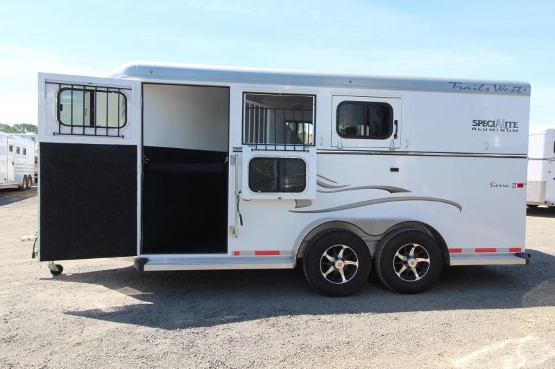 2015 Trails West Sierra II Aluminum Skin 3 Horse Trailer - Insulated Roof - Great Condition 2015 Trails West Sierra II Aluminum Skin 3 Horse Trailer - Insulated Roof - Great Condition