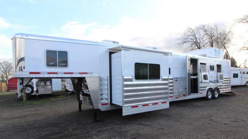 2018 Featherlite 9821 Liberty 17' Living Quarters w/ Slide - Couch & Dinette - Bar - Central Vacuum - And Much More! - 4 Horse Trailer w/ fans in horse area - Hay Pod - PRICE REDUCED 2018 Featherlite 9821 Liberty 17' Living Quarters w/ Slide - Couch & Dinette - Bar - Central Vacuum - And Much More! - 4 Horse Trailer w/ fans in horse area - Hay Pod - PRICE REDUCED