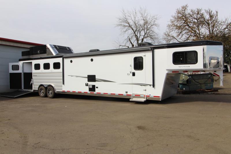 Preliminary Photos - 2019 Trails West 4 Horse Side Load Trailer 15' SW Living Quarters w/ Slide - Full Width Back Tack - Bunk Beds - Hay Pod - Gen Prepped Preliminary Photos - 2019 Trails West 4 Horse Side Load Trailer 15' SW Living Quarters w/ Slide - Full Width Back Tack - Bunk Beds - Hay Pod - Gen Prepped