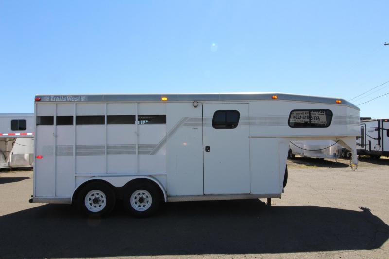 1997 Trails West 3 Horse Steel Trailer - Fully Enclosed Tack Room - Drop Down Feed Doors - Tail Side Air Gap 1997 Trails West 3 Horse Steel Trailer - Fully Enclosed Tack Room - Drop Down Feed Doors - Tail Side Air Gap