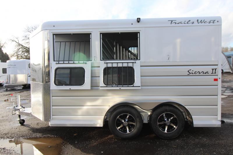 2018 Trails West Sierra II - 2 Horse Trailer - Extruded Aluminum Sides - Lined and Insulated 2018 Trails West Sierra II - 2 Horse Trailer - Extruded Aluminum Sides - Lined and Insulated