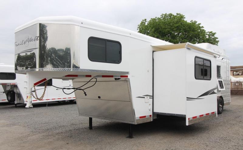 2020 Trails West Manufacturing Sierra 11x15 Horse Trailer 2020 Trails West Manufacturing Sierra 11x15 Horse Trailer