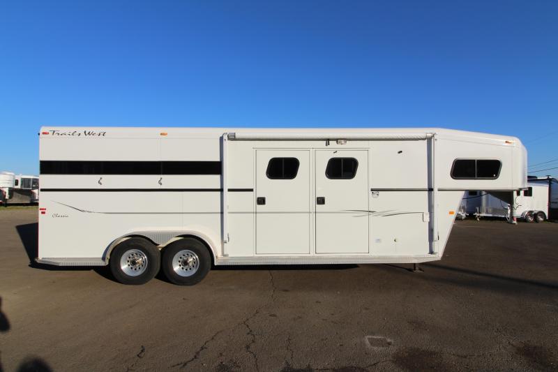 2004 Trails West Santa Fe 3 Horse Comfort Package - Side Tack - First Stall Stud Wall - Sink & Heat in GN Area! 2004 Trails West Santa Fe 3 Horse Comfort Package - Side Tack - First Stall Stud Wall - Sink & Heat in GN Area!