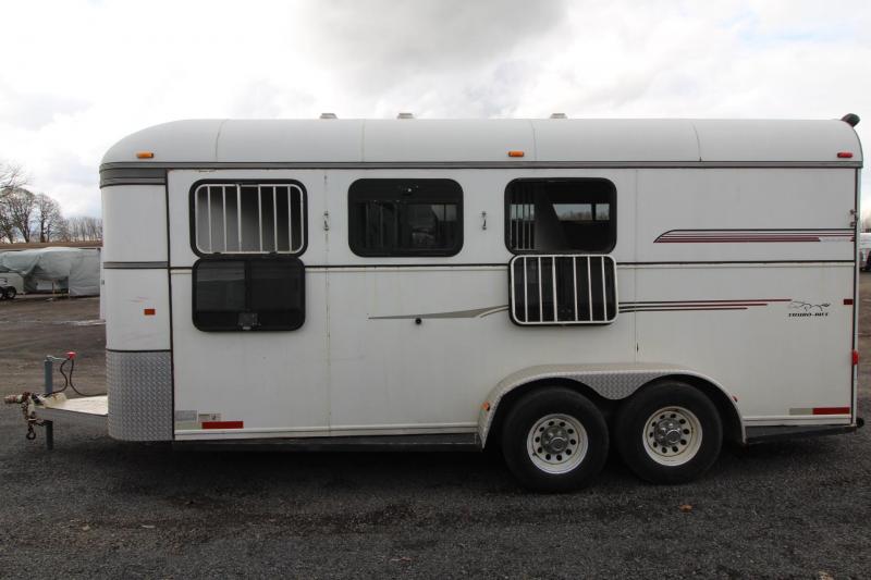 2004 Thuro-Bilt Large 3 Horse Trailer W/ screen door - Swing out saddle rack & Water tank 2004 Thuro-Bilt Large 3 Horse Trailer W/ screen door - Swing out saddle rack & Water tank