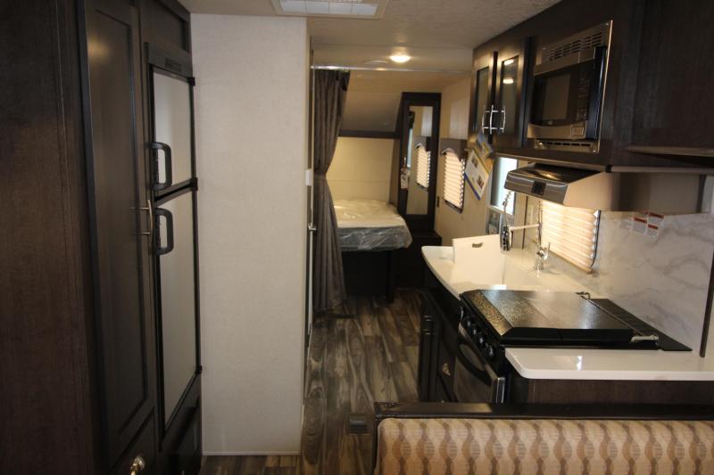 Light Travel Trailers With Queen Walk Around Bed Light Travel Trailers With Queen Walk Around Bed