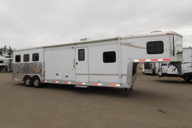 2007 Bison Stratus 13' SW LQ 3 Horse Trailer - Onan 3600 Generator - Slide Out - Mangers - Ample Storage in Living Quarters 2007 Bison Stratus 13' SW LQ 3 Horse Trailer - Onan 3600 Generator - Slide Out - Mangers - Ample Storage in Living Quarters