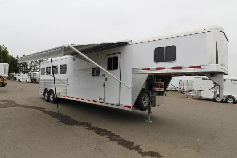 2016 Featherlite 8533 4H 9' SW LQ Horse Trailer - All aluminum construction - 7k Rubber torsion axles - 9ft Short walll 2016 Featherlite 8533 4H 9' SW LQ Horse Trailer - All aluminum construction - 7k Rubber torsion axles - 9ft Short walll