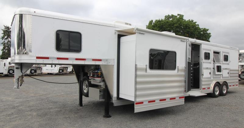 2018 Featherlite 9821 - 11ft sw 4 Horse Living Quarters Trailer PRICE REDUCED $5500 2018 Featherlite 9821 - 11ft sw 4 Horse Living Quarters Trailer PRICE REDUCED $5500