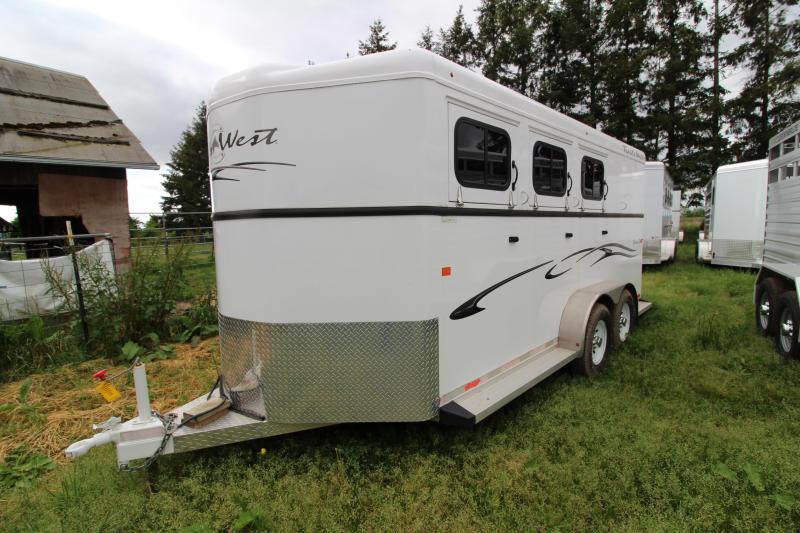 2014 Trails West Classic 3 Horse Trailer 2014 Trails West Classic 3 Horse Trailer