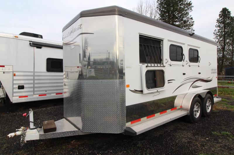 2016 used Trails West Sierra Select 7' 6" Tall 3 Horse Trailer W/ Ramp - Aluminum Seamless vacuum bonded walls & roof 2016 used Trails West Sierra Select 7' 6" Tall 3 Horse Trailer W/ Ramp - Aluminum Seamless vacuum bonded walls & roof