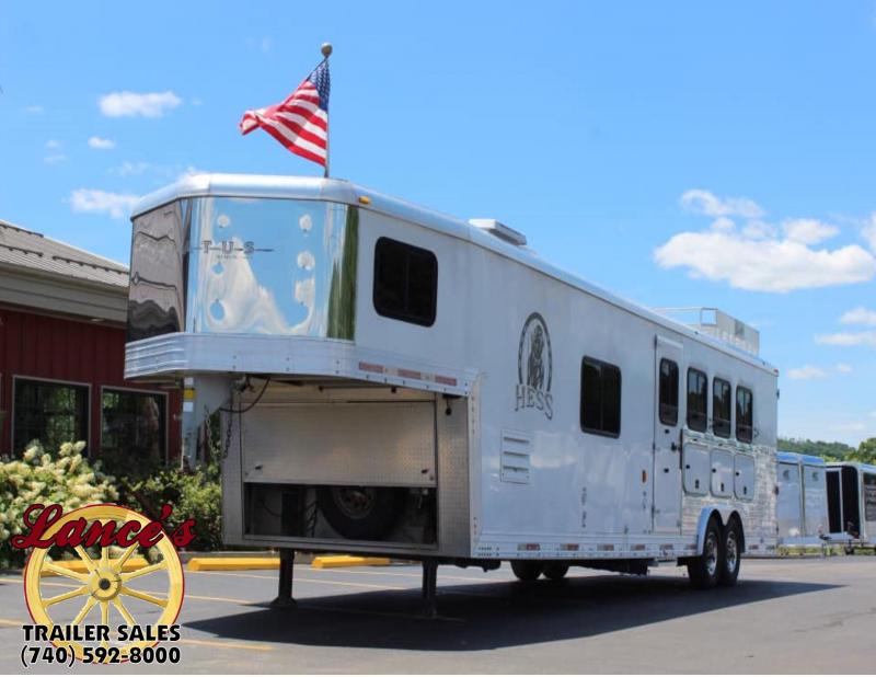 2007 Bison Trailers Stratus Horse Trailer 2007 Bison Trailers Stratus Horse Trailer