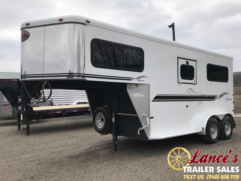 2004 Sundowner 2 Horse Straight Load 41VC0727 2004 Sundowner 2 Horse Straight Load 41VC0727