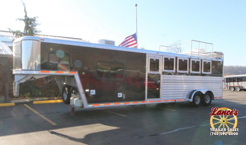 2000 Hart 5 Horse Living Quarters Trailer Y1051593 2000 Hart 5 Horse Living Quarters Trailer Y1051593