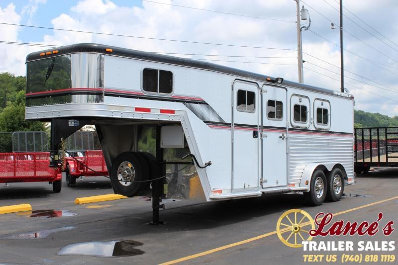 1999 Featherlite 3 Horse GN Slant Load Trailer 1999 Featherlite 3 Horse GN Slant Load Trailer