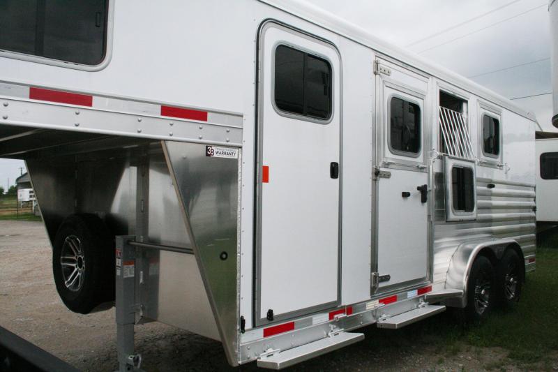 2019 Exiss Trailers 7300 GN Horse Trailer 2019 Exiss Trailers 7300 GN Horse Trailer