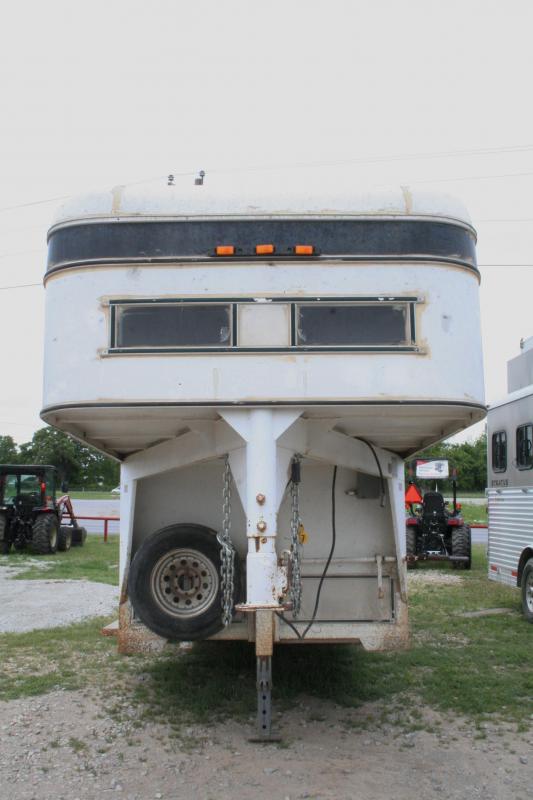 1990 Sundowner Trailers 3H Horse Trailer 1990 Sundowner Trailers 3H Horse Trailer