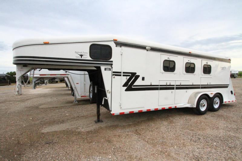 2016 Bruton 3 Horse GN Trailer 2016 Bruton 3 Horse GN Trailer