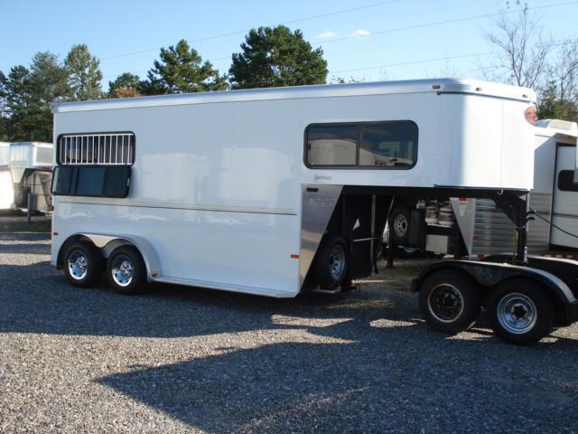 2012 Sundowner Trailers 2H Sportman Horse Trailer 2012 Sundowner Trailers 2H Sportman Horse Trailer