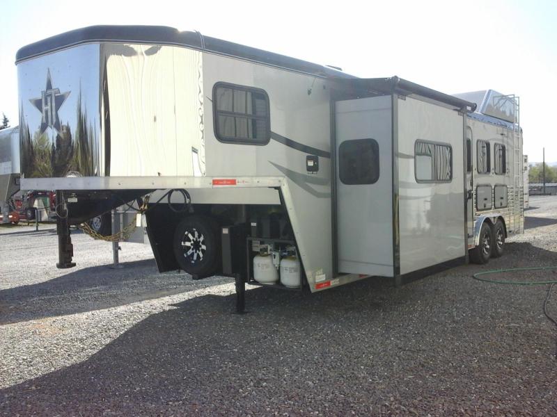 2016 Hoosier Bandit Outlaw LQ 3H Horse Trailer 2016 Hoosier Bandit Outlaw LQ 3H Horse Trailer