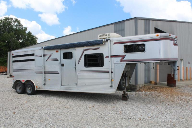1994 Sundowner Trailers 2 Horse Stock/Combo Horse Trailer 1994 Sundowner Trailers 2 Horse Stock/Combo Horse Trailer