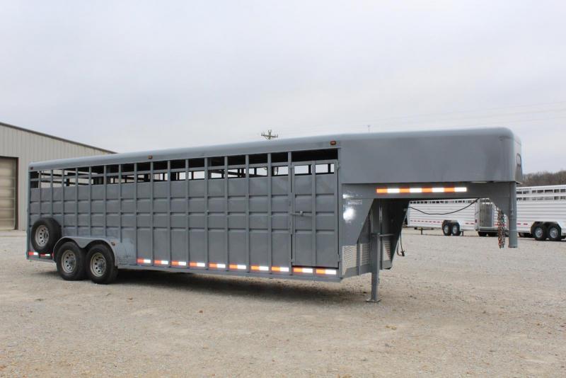 2004 Travalong 6'8 x 24 Livestock Trailer 2004 Travalong 6'8 x 24 Livestock Trailer
