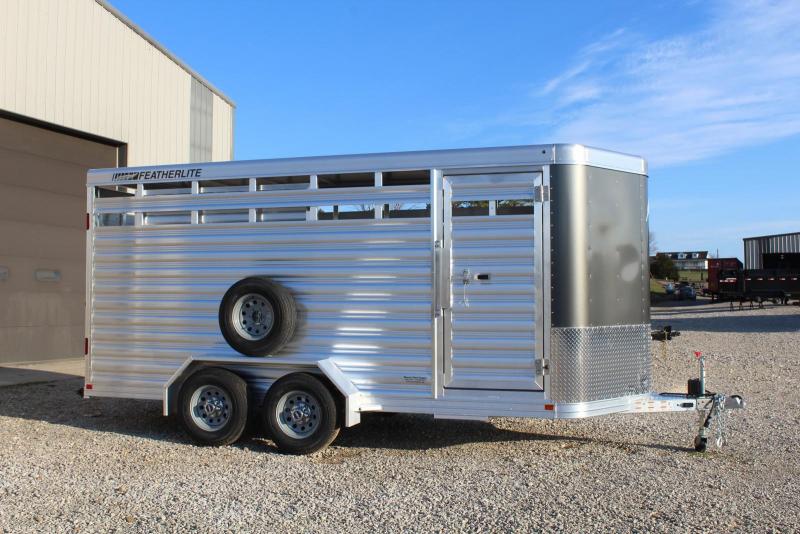 2019 Featherlite 8107-6716 Livestock Trailer 2019 Featherlite 8107-6716 Livestock Trailer