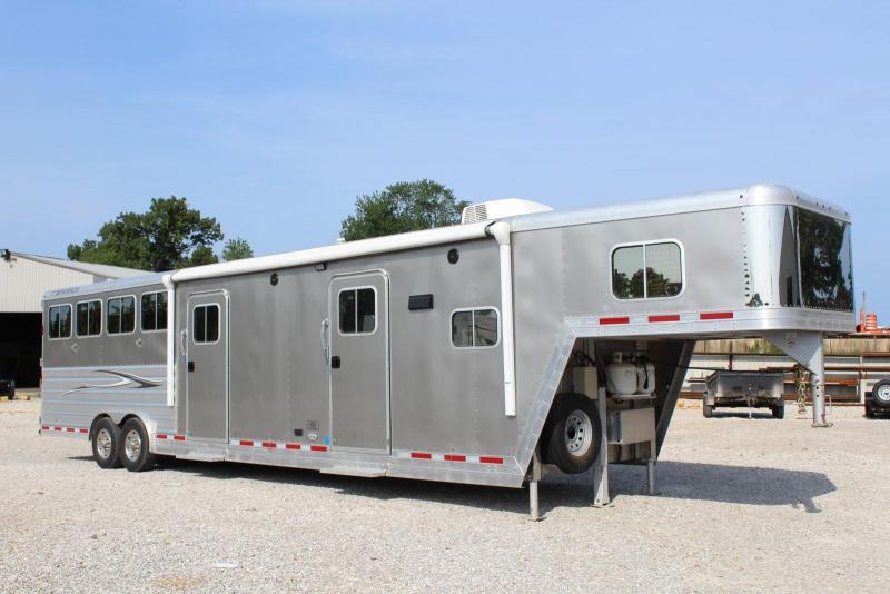 2012 Featherlite 4 w/11' LQ and 4' Mid Tack Horse Trailer 2012 Featherlite 4 w/11' LQ and 4' Mid Tack Horse Trailer