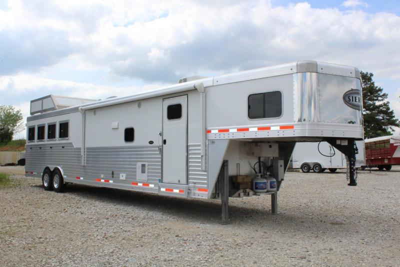 2017 Sierra 4 Horse Trailer 2017 Sierra 4 Horse Trailer